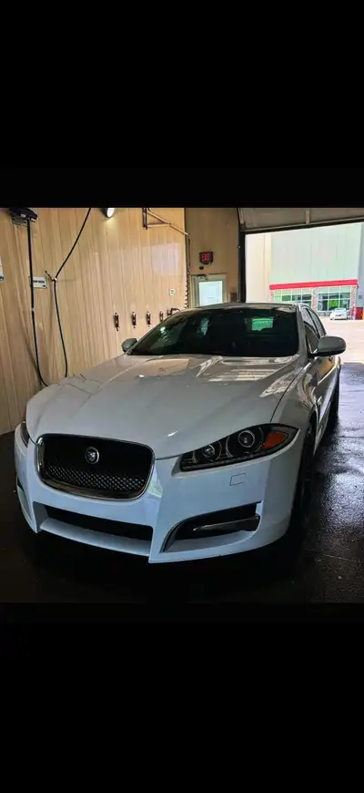 2013 Jaguar XF 3.0L AWD Supercharged – Active Status – Low KMs Beautiful 2013 Jaguar XF AWD with the...