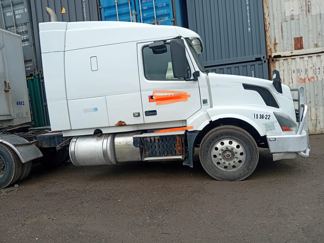 Volvo 2014 Semi-Truck Model VNL 670 in Cars & Trucks in City of Toronto