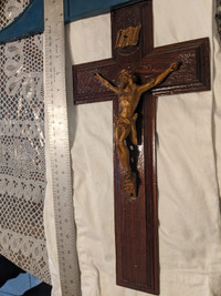 Vintage Crucifix  anciens