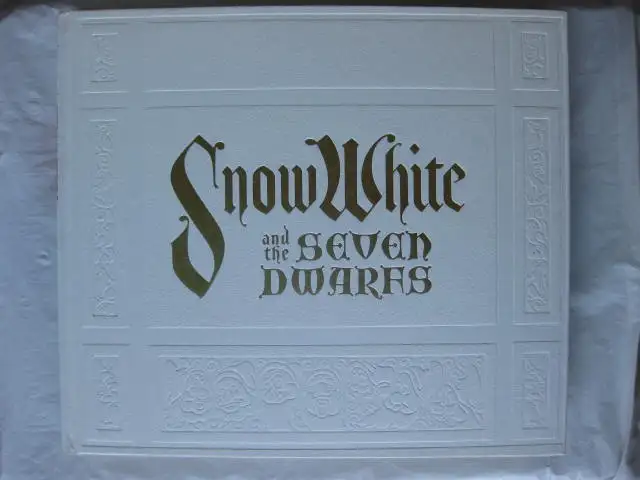 Walt Disney's Snow White and the Seven Dwarfs (Studio Book) in Fiction in City of Toronto - Image 3
