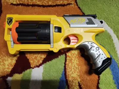 vintage early 2000s Nerf Gun Revolver