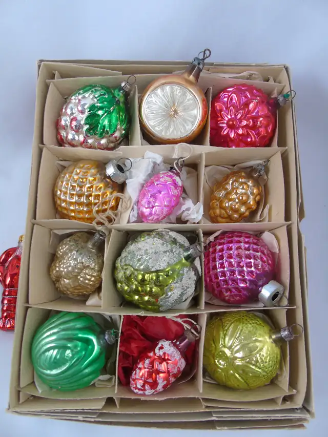 Vintage And Antique Christmas Decorations PPU in Holiday, Event & Seasonal in Bedford - Image 5