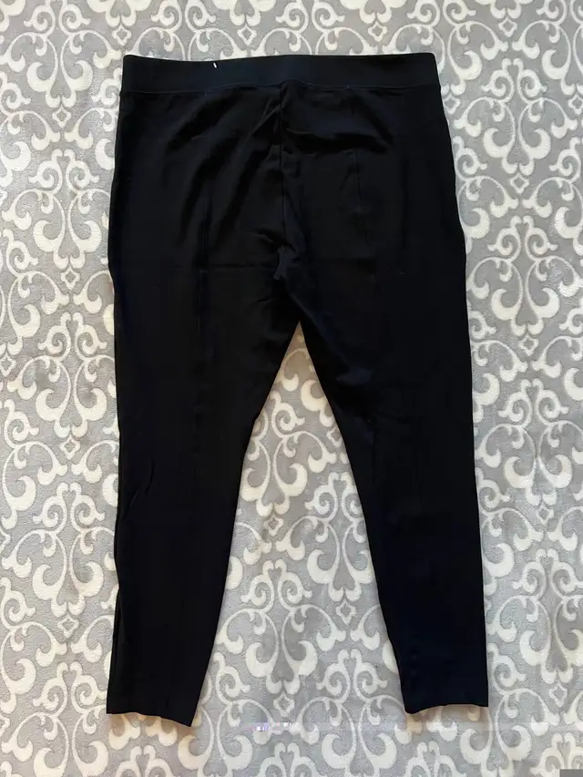 Old Navy Women’s Black Extra High-Waisted Stevie Skinny Ankle Pa in Women's - Bottoms in Oshawa / Durham Region - Image 10