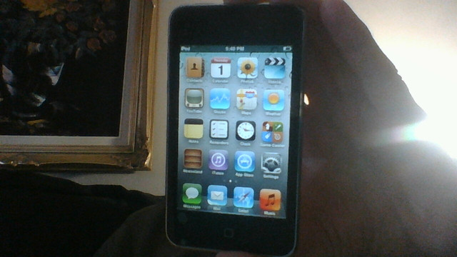 iphone5or 4-32GIG/ipod touch32g$39eTrade4 ipad iphoneX MacLaptop in Cell Phones in Ottawa
