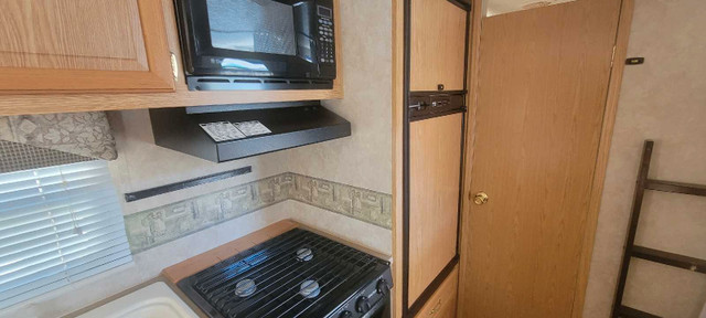 2006 jag by kz in Travel Trailers & Campers in Regina - Image 4