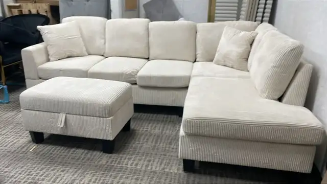 COUDREY COUCH ON SALE!! in Couches & Futons in Trois-Rivières - Image 2