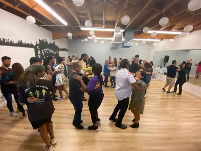 LATIN DANCE PROGRAM FOR BEGINNERS548411204384204806