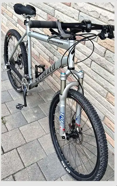 Specialized Stumpjumper large 27 speed, View more