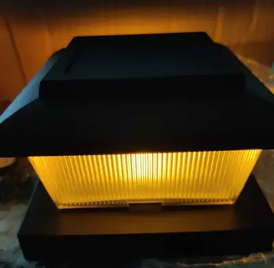 A box of 6 pieces solar warm light with flickering option