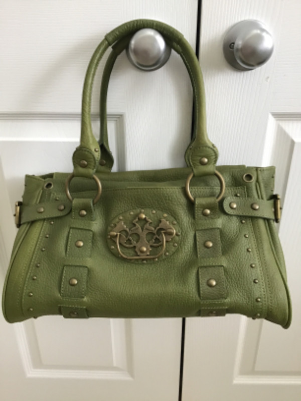 BETSEY JOHNSON olive green pebble leather handbag in Other in Ottawa