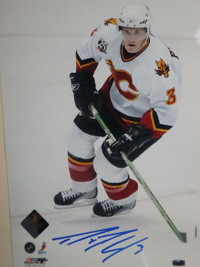 DION PHANEUF Calgary Flames Signed 8 X 10 Photo With COA