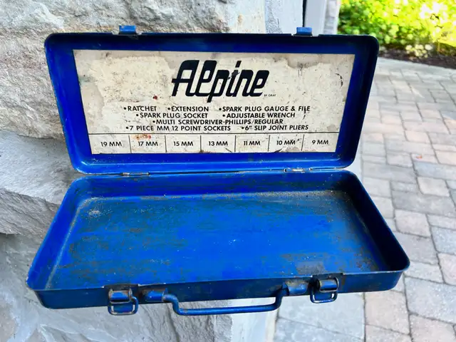 VINTAGE SNOWMOBILE ALPINE BRAND TOOL KIT ALL METAL BOX ONLY in Arts & Collectibles in Mississauga / Peel Region - Image 5
