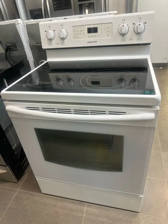 Samsung Range in Stoves, Ovens & Ranges in City of Montréal - Image 2