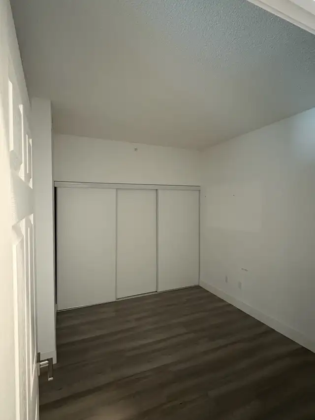 2br 2 bath fresh painted brantford condo  in Long Term Rentals in Brantford - Image 9