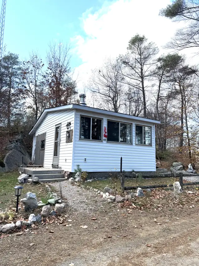 Cabin for sale - Big Rock Eco Park Trailer Park