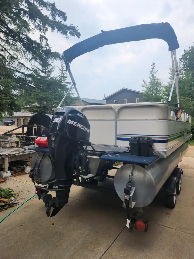 Pontoon Boat for sale, Reduced Price in Powerboats & Motorboats in Prince Albert - Image 9