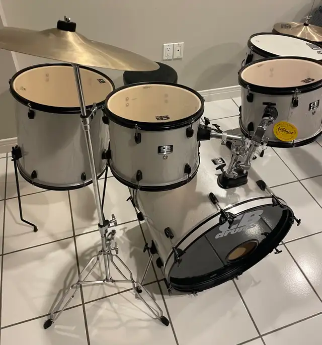 CB Drums Set in pearl white with black trim in Drums & Percussion in Mississauga / Peel Region - Image 9