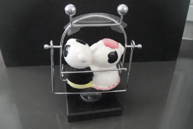 Pair of handmade Ceramic Hugging Cows lover sitting in the swing in Arts & Collectibles in Markham / York Region - Image 9