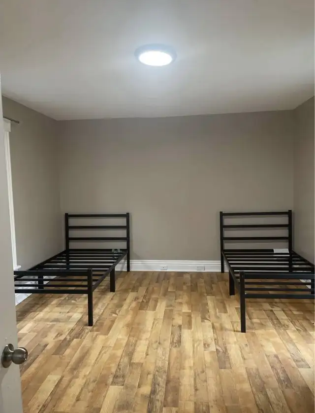 Shared bedroom for rent  in Room Rentals & Roommates in Peterborough - Image 2