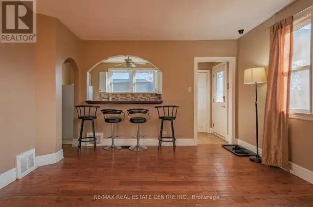 Luxe 3-Bed Bungalow Rental in Peterborough  in Long Term Rentals in Peterborough - Image 5