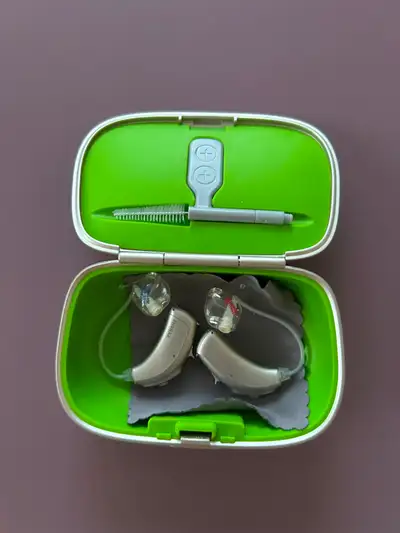 a pair of Phonak hearing aids Bolero B70, excellent condition barely used, use 13 batteries. Asking...