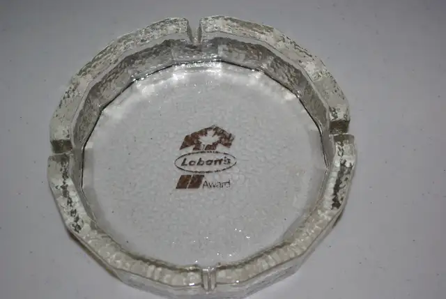 Vintage Labatt's Excellence Award Ashtray in Arts & Collectibles in Winnipeg - Image 3