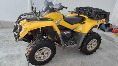 2007 can am outlander, comes with 2 sets of wheels, storage bags. Just put on rad relocate, new fron...