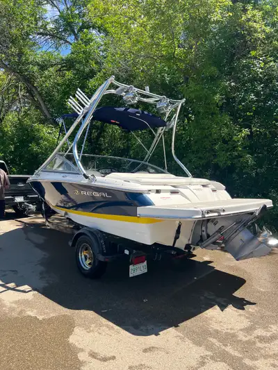 2007 Regal 1900 with Roswell Wake Board Tower, as well as a awesome stereo. Comes with bimini top. B...