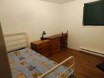 A room available in 2bedroom apartment, furnished, near downtown