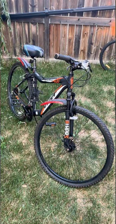 Hyper - XL Like NEW Full  mountain bike