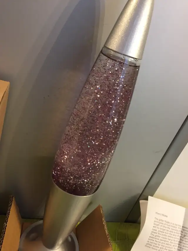 Retro (2005) Peace Stardust Purple Liquid Lava Lamp in Home Décor & Accents in City of Toronto - Image 6
