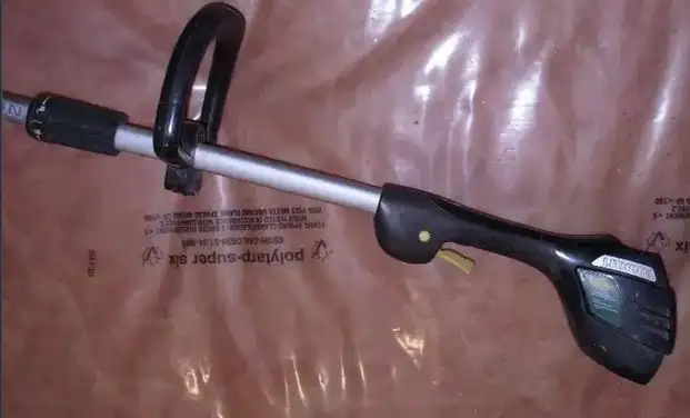 Yardworks Grass Trimmer in Lawnmowers & Leaf Blowers in Mississauga / Peel Region - Image 5