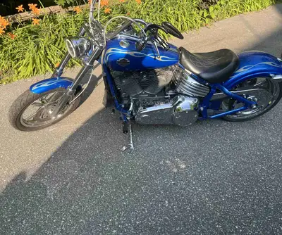 08’ Harley Davidson Rocker C 75k km Metzler tires front and rear (new) Bars , grips , mirrors , pegs...
