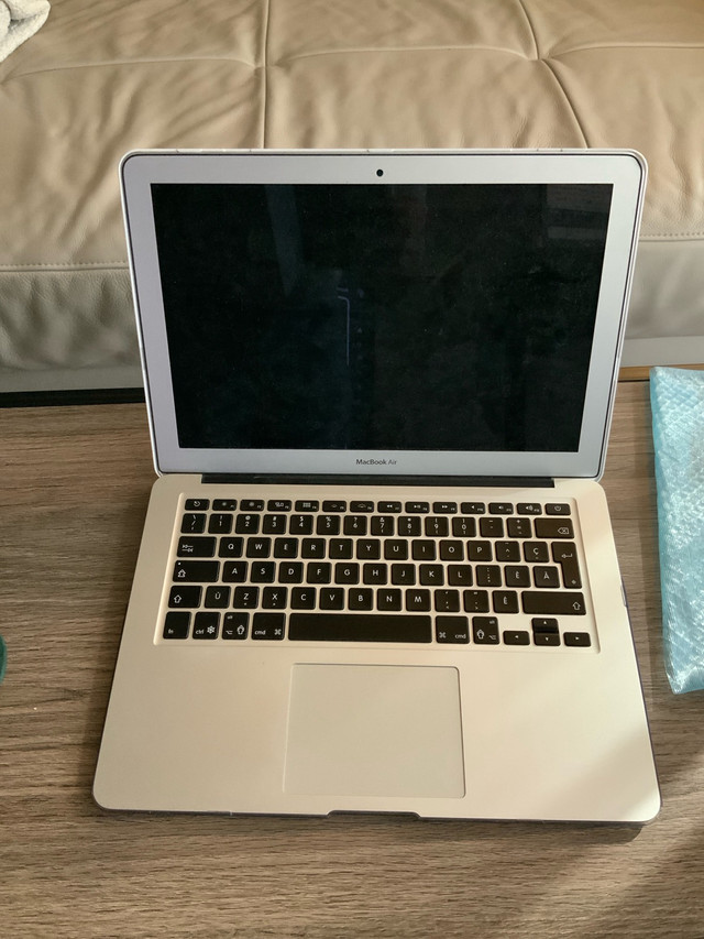 MacBook air dans Portables  à Ville de Montréal - Image 2