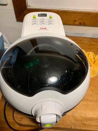 Actifry Vista Air Fryer/ T-fal Like New. Used very little