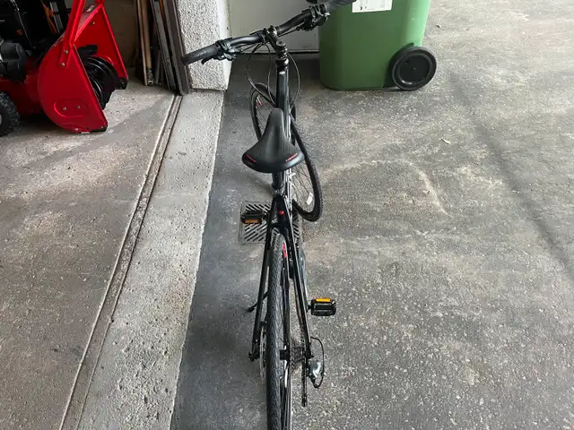 NORCO VFR1 IMPECCABLE in Cruiser, Commuter & Hybrid in City of Montréal - Image 3