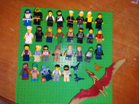 30 lego minifigures