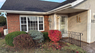 This newly refreshed 2-bedroom semi-detached home is ideally located just steps from the town hall i...