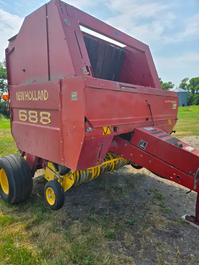 688 round baler, View more