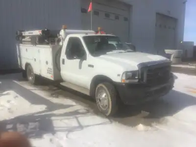 2003 Ford F 450 Aluminum body, drawers, crane, bendix under hood compressor, was site truck 203, 000...