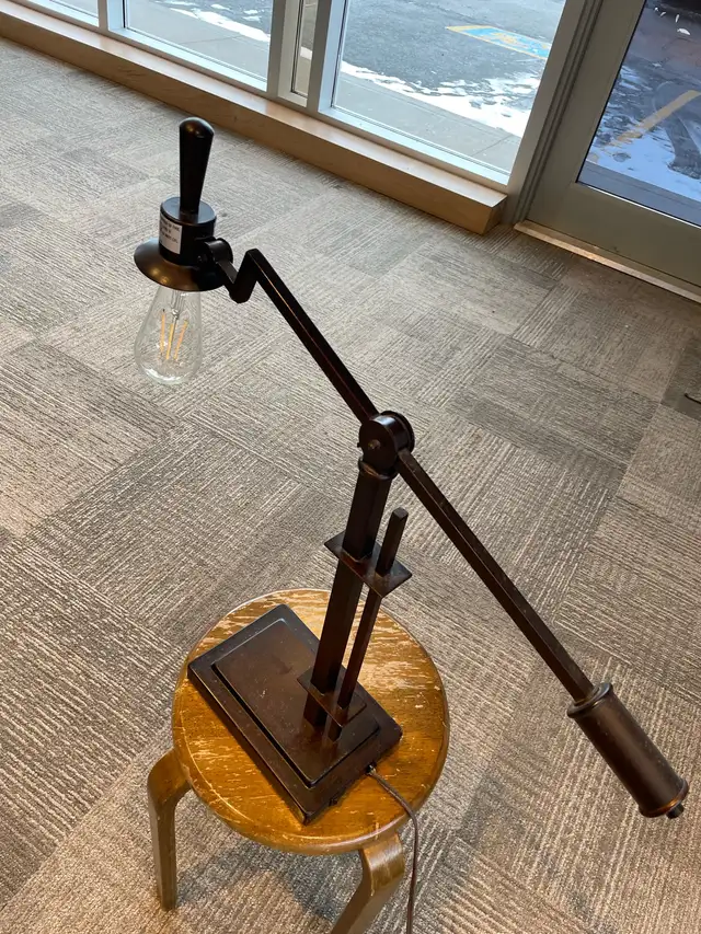Desk Lamp in Indoor Lighting & Fans in Oakville / Halton Region - Image 4