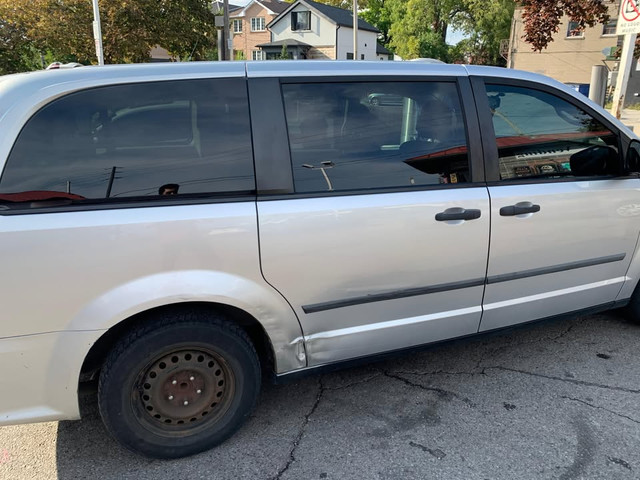 2012 Dodge Grand Caravan for sale in Cars & Trucks in City of Toronto - Image 3