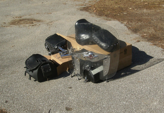 REDUCED!! Kawasaki Volcan 900 OEM Accessories in Motorcycle Parts & Accessories in Peterborough - Image 2