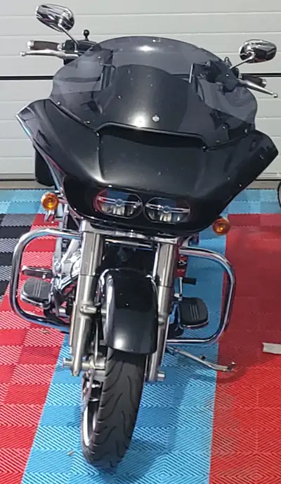 2015 Road Glide 10900km. Custom fabricated 14" apehangers. Mustang seat with backrest. Comes with to...