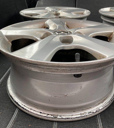 Lightly used 15" rims that were originally on a Mazda3 vehicle. They have a 5x114.3mm bolt pattern....