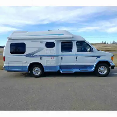 2005 PleasureWay Excel-TS Ford E350 Chassis, Triton V10, Automatic w/ Overdrive REAR POWER SOFA CONV...
