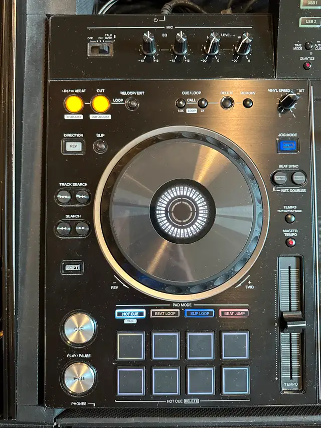 Pioneer DJ XDJ-RX2 2-Channel All-In-One DJ System with Hard Case62863274526338123