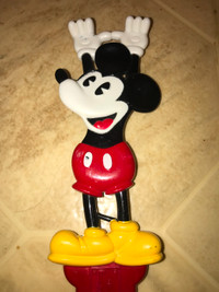 Vintage Walt Disney World Mickey Mouse Back Scratcher Souvenir