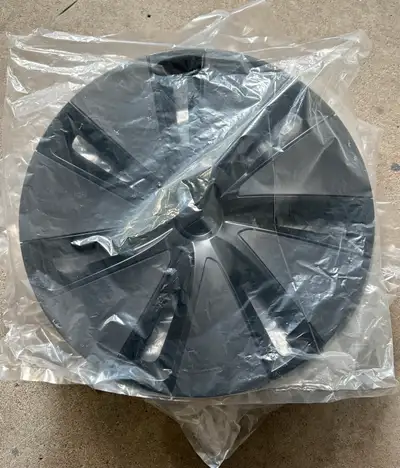 Took off 2024+ model 3 “18 OEM photon wheel covers. They are brand new takoffs.