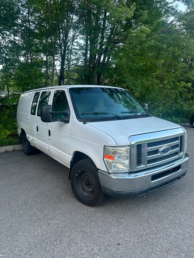 Ford Econoline E-150 à vendre